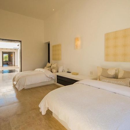 Casa Yvonne Modern Amenities Near Exclusive Golf Course Sleeps 16 Villa San Jose del Cabo Exterior photo